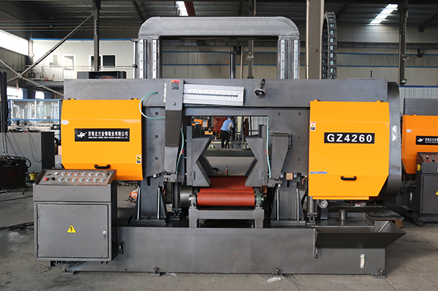 GZ4260龍門臥式帶鋸床為何受客戶青睞