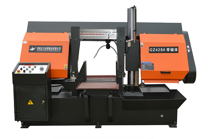 通過“聽聲看屑”，判斷金屬鋸床進給壓力